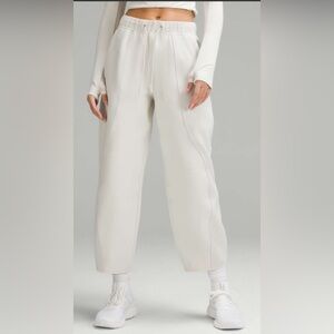 Lululemon mixed fabric relaxed-fit tapered high-rise pants size Small Bone